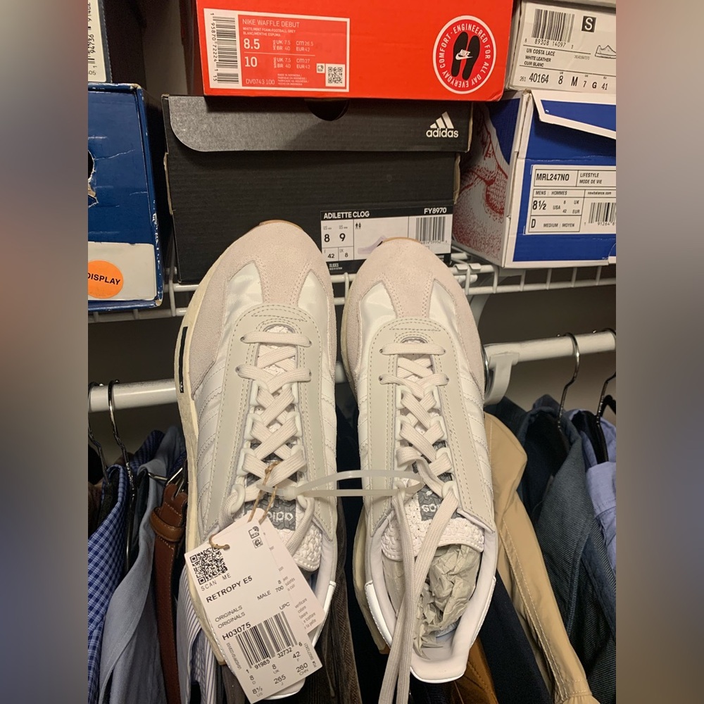 Adidas Retropy Men's Off-White Sneakers Brand New